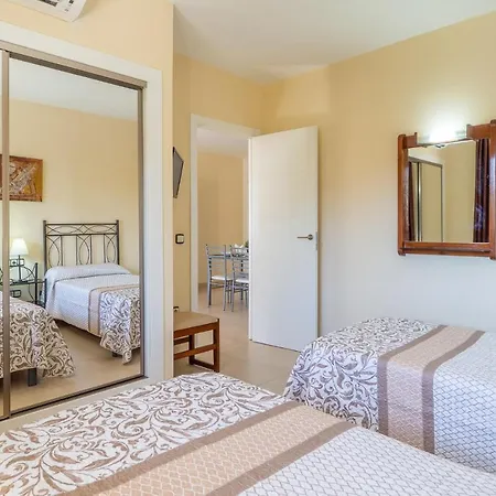 Apartamento MC086CT Vacaciones en 1a linea de playa, Ronda IV *